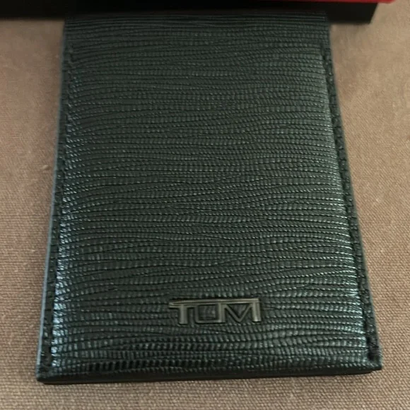 NWT Tumi black embossed Bifold card case wallet - Picture 2 of 4